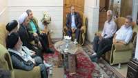 دکترشادنوش به مناسبت روز پزشک به دیدار دکتر حسینعلی همتی رفت.