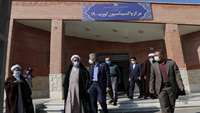بازدید نماینده معزز ولی فقیه در استان سمنان از مرکز تجمیعی واکسیناسیون کووید19دانشگاه علوم پزشکی استان سمنان
