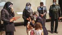 زانو نهادن ریاست دانشگاه در مقابل یادگاران تلاشگر عرصه سلامت زنده یاد دکتر مجید چگینی  
