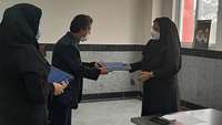 تکریم از خیرین حوزه سلامت سال 1400 با اهدای لوح سپاس در شبکه بهداشت و درمان شهرستان سرخه
