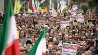 راهپیمایی کارکنان دانشگاه علوم پزشکی استان سمنان در محکومیت اقدامات اخیر فتنه گران 