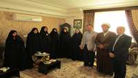 دیدار رئیس مرکز آموزشی پژوهشی و درمانی امیرالمومنین (ع) به همراه جمعی از اعضای کانون بسیج این مرکز با خانواده شهید خالصی