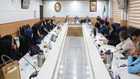 نشست صمیمی رئیس دانشگاه علوم پزشکی استان سمنان با فعالان عرصه بهورزی