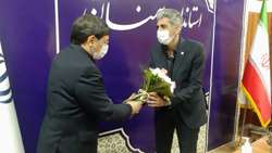 استاندار سمنان به مناسبت روز پزشک و به نمایندگی از جامعه پزشکی استان، از رئیس دانشگاه علوم پزشکی استان سمنان تقدیر کرد