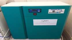 اهدای یک دستگاه ديونايزر ( آب مقطر گيري FNR 20) به مرکز خدمات جامع سلامت تدبیر شهرستان گرمسار 