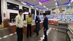 بازدید واحد مهندسي بهداشت محيط مركز بهداشت شهرستان سمنان و نمايندگان دستگاه های نظارتی از مراكز تهيه و توزيع مواد غذايي