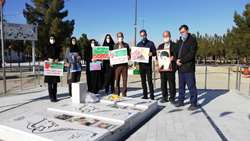 تجدید میثاق جمعی از کارکنان دانشکده بهداشت شهرستان دامغان با شهداء در دهه مبارک فجر 