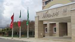 قدردانی بیماران ترخیص شده از پزشکان و کادر درمان بیمارستان کوثر
