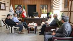 مدیر ستاد اقامه نماز استان سمنان با دکتر قدس رئیس دانشگاه دیدار کرد