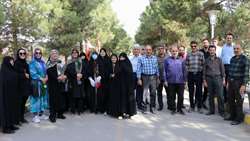 همایش پیاده روی درراستای تکریم بازنشستگان دانشگاه و جایگاه خانواده در دانشگاه برگزار شد