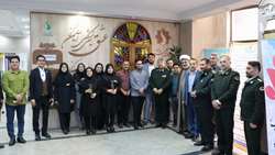 حضور فرمانده نیروی انتظامی استان سمنان در بیمارستان کوثر به مناسبت روز پرستار