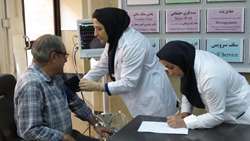 برپایی میز خدمت به مناسبت روز جهانی قلب در مرکز آموزشی، پژوهشی و درمانی کوثر