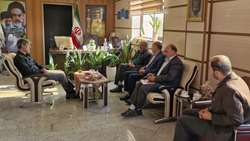 دیدار جمعی از ایثارگران بازنشسته دانشگاه با دکتر کامران قدس رئیس دانشگاه علوم پزشکی استان سمنان