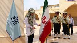 اهتزاز پرچم ایران در دانشگاه علوم پزشکی استان سمنان؛ تجدید میثاق دانشگاهیان با ایران و شهدا
