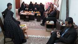 دیدار دکتر شادنوش رئیس دانشگاه با خانواده شهیدان عباس و علی علومی