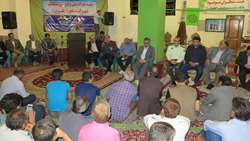 حضور دکتر شادنوش رئیس دانشگاه در جمع نمازگزاران مسجد پیامبر اعظم(ص) مسکن مهر.