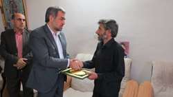 دیدار رئیس دانشگاه با خانواده عطایی اهداء کننده عضو 