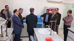 بازدید ریاست دانشگاه از مراحل آماده سازی آزمایشگاه جامع تحقیقاتی