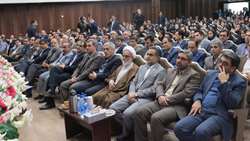 نگاه به بخش دهان و دندان به عنوان خدمات لوکس باید از بین برود.