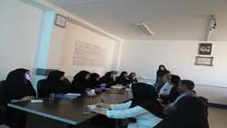  جلسه توجیهی خود مراقبتی و سلامت خانواده در شبکه بهداشت درمان شهرستان سرخه برگزار شد.