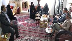 ديدار رئيس دانشگاه با همسر شهيد ذبیح الله عامری