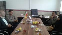 جلسه هم اندیشی رئیس شبکه بهداشت و درمان شهرستان آرادان با رئیس شورا، بخش‌دارو شهردار کهن آباد