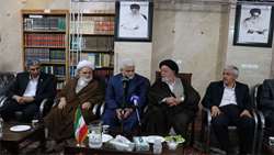 دیدار رئیس کمیسیون بهداشت و درمان مجلس و دبیر مجمع خیرین سلامت کشور با حضرت آیت الله شاهچراغی