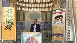 رئیس دانشگاه علوم پزشکی استان سمنان پیش از خطبه‌های نماز جمعه این هفته سمنان سخنرانی نمود