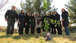 کاشت نهال به یاد سینا سنایی نژاد یکی از اهدا کنندگان عضو در مرکز آموزشی، پژوهشی و درمانی کوثر