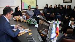 نشست صمیمی کارکنان کلینیک تخصصی و فوق تخصصی امام (ره) با دکتر پرویز مدیر شبکه بهداشت درمان گرمسار.