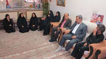 دیدار دکتر شادنوش رئیس دانشگاه با خانواده مرحوم عطایی (اهدا کننده عضو) 95/03/25