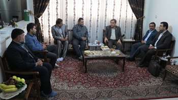 دیدار دکتر شادنوش رئیس دانشگاه با جانباز بازنشسته دانشگاه محمود خبازیان 95/02/25
