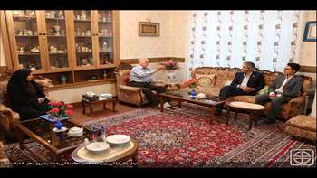 دیدار دکتر دانائی رئیس دانشگاه با اعظم دانائی معلم کلاس اول خود 98.02.12