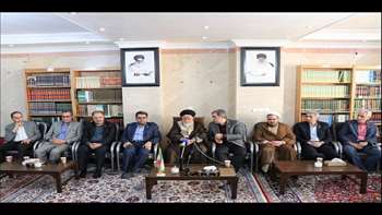 دیدار هیئت رئیسه و مدیران دانشگاه با حضرت آیت الله شاهچراغی امام جمعه و نماینده ولی فقیه در استان سمنان 97/02/04