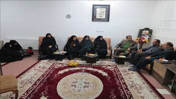 دیدار رئیس دانشگاه با خانواده شهید مدافع حرم محمد حسین حمزه 95/10/07