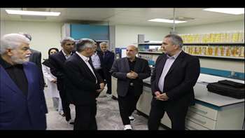 بازدید رئیس کمیسیون بهداشت و درمان مجلس و دبیر مجمع خیرین سلامت کشور از شرکت ندای امید 97.07.30