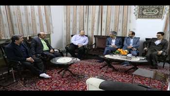 دیدار رئیس دانشگاه با جانباز هشت سال دفاع مقدس شجاعیان 98.01.21