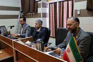 جلسه بررسی وضعیت بهداشتی درمانی شهرستان آرادان 