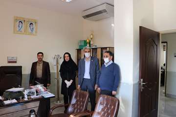 حضور دکتر دانائی رئیس دانشگاه در حوزه های ستادی و قدردانی از زحمات کارکنان بهداشت، درمانی و آموزشی99.01.06 