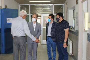 بازدید تیم واکنش سریع وزارت بهداشت از آزمایشگاه های ویروس شناسی دانشگاه 