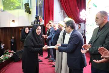 «به رنگ مهر»؛ تجلیل از برگزیدگان کادر پرستاری دانشگاه علوم پزشکی استان سمنان 