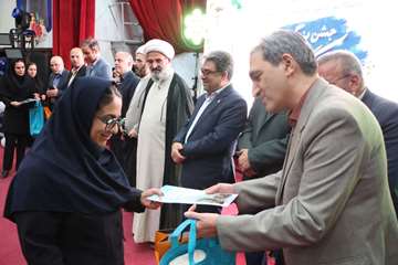 «به رنگ مهر»؛ تجلیل از برگزیدگان کادر پرستاری دانشگاه علوم پزشکی استان سمنان 