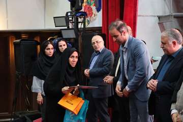 «به رنگ مهر»؛ تجلیل از برگزیدگان کادر پرستاری دانشگاه علوم پزشکی استان سمنان 