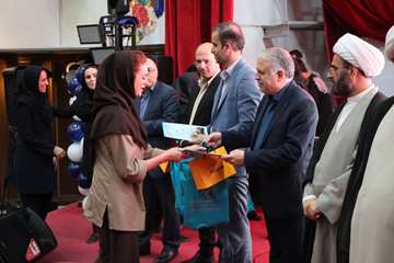«به رنگ مهر»؛ تجلیل از برگزیدگان کادر پرستاری دانشگاه علوم پزشکی استان سمنان 