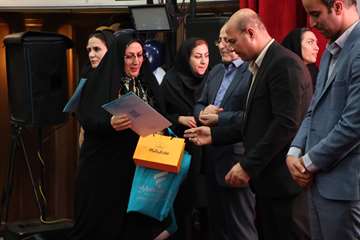 «به رنگ مهر»؛ تجلیل از برگزیدگان کادر پرستاری دانشگاه علوم پزشکی استان سمنان 