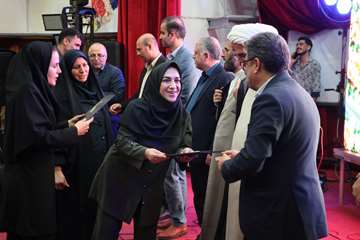 «به رنگ مهر»؛ تجلیل از برگزیدگان کادر پرستاری دانشگاه علوم پزشکی استان سمنان 