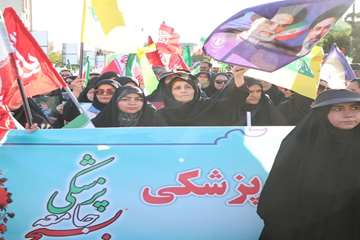 خانواده بزرگ دانشگاه علوم پزشکی استان سمنان در رزمایش «جان‌فدای ایران» 