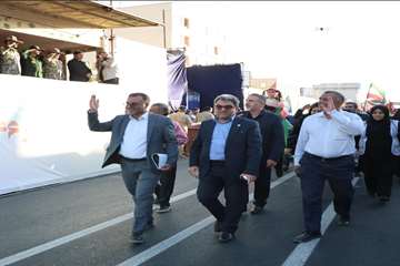 خانواده بزرگ دانشگاه علوم پزشکی استان سمنان در رزمایش «جان‌فدای ایران» 