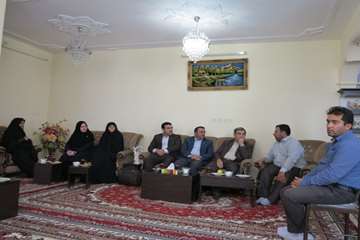 دیدار دکتر شادنوش رئیس دانشگاه با جانباز ٤٥ درصدی حاج ابوالفضل کفتری 95/02/25 