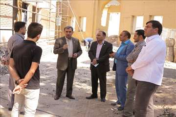 بازدید دکتر شادنوش رئیس دانشگاه از پروژه های عمرانی در دست ساخت شهرستان گرمسار 95/06/13 
